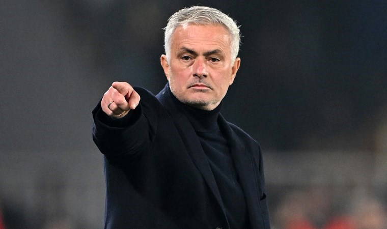 Galatasaray derbisi öncesi... Jose Mourinho'dan stoper kararı!