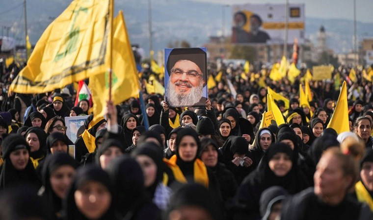 İsrail jetlerinden Nasrallah'ın cenaze töreni sırasında Beyrut semalarında alçak uçuş