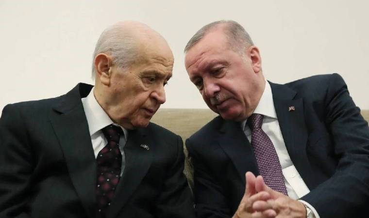 Bahçeli'den tek aday olarak yeniden genel başkan seçilen Erdoğan'a tebrik telefonu