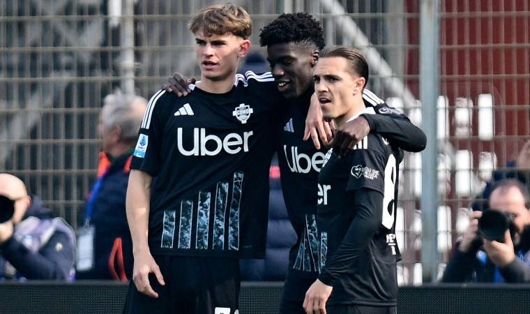 Napoli'ye Como çelmesi: İtalya Serie A'da liderlik el değiştirdi!