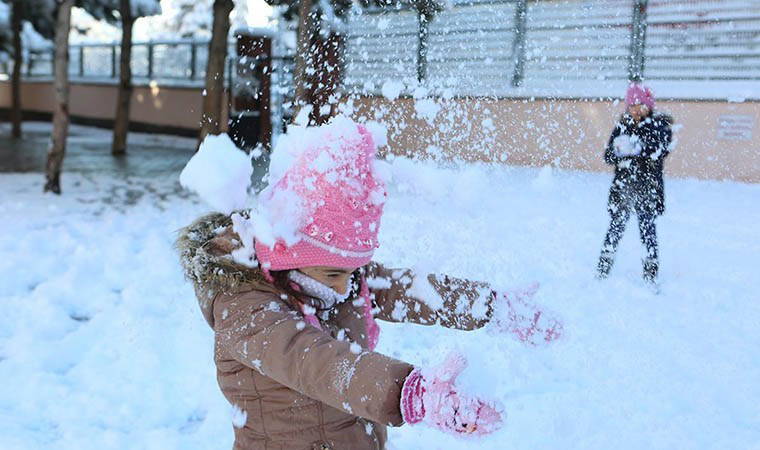 Birçok ilde eğitime kar engeli: 24 Şubat Pazartesi okullar tatil mi?