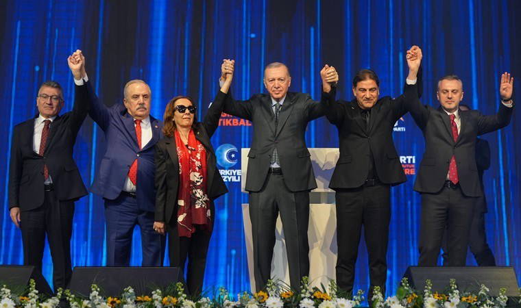 ‘AKP kongresi şaibeli’ dedi