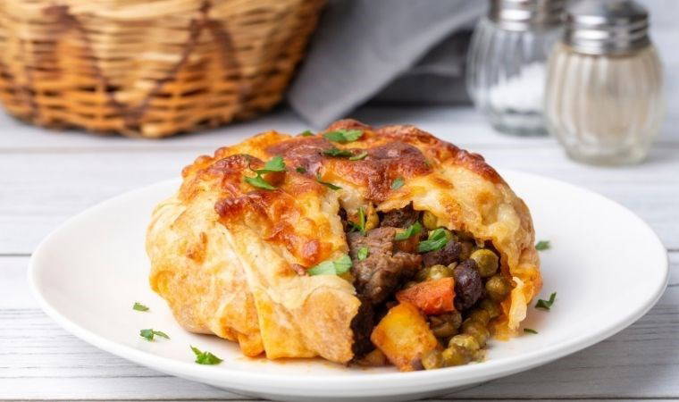 Sofralarınıza saray lezzeti taşıyın: Krepli Sultan Kebabı tarifi