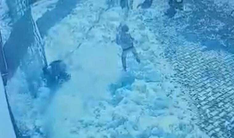 Muş’ta korkunç olay… Çocuğun başına okulda buz kütlesi düştü!