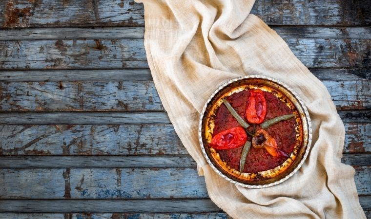 Hatay mutfağının enfes lezzeti ile sofralarınıza renk katın: Tepsi kebabı tarifi