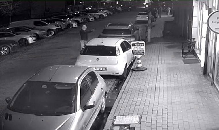 Kuaförü kurşunlamak isterken silah tutukluk yaptı ama saldırıdan vazgeçmedi!