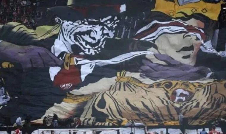 Almanya'da Köln taraftarlarının bıçaklı koreografisi tepki çekti