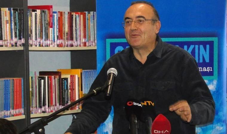 Yazar Sunay Akın’ın yeni kitabı, Gaziantep’te cezaevinden dönüştürülen kütüphanede tanıtıldı: ‘Atatürk Cumhuriyeti kültür üzerine kurdu'