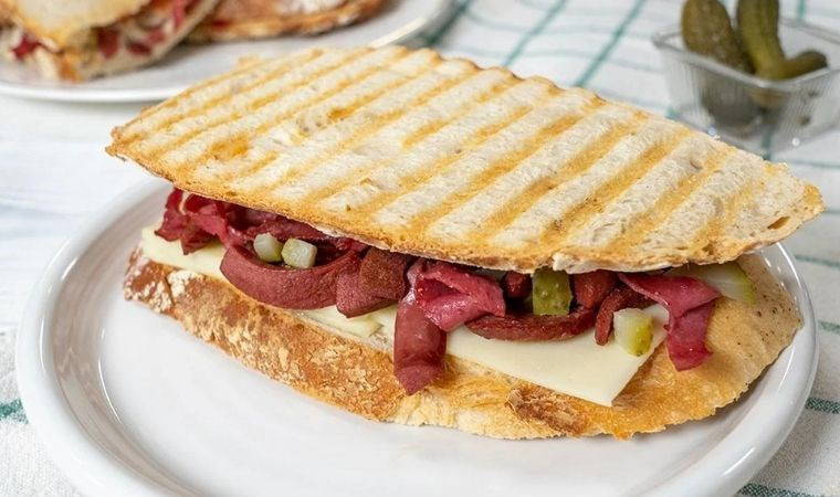 Ege'den gelen lezzet: Ayvalık tostu tarifi