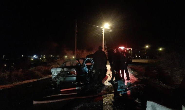 Otomobilde korkunç yangın! 1 ölü, 2 yaralı