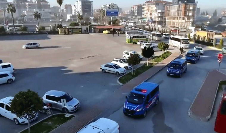 Bakan Ali Yerlikaya açıkladı... 7 ilde organize suç örgütlerine operasyon: Çok sayıda kişi tutuklandı!