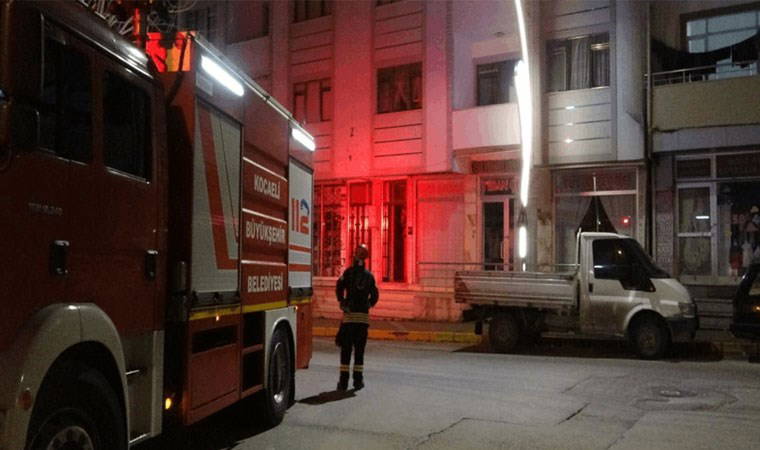 Kocaeli’de panik anları: Fayanslar düştü, apartmandakiler tahliye edildi!