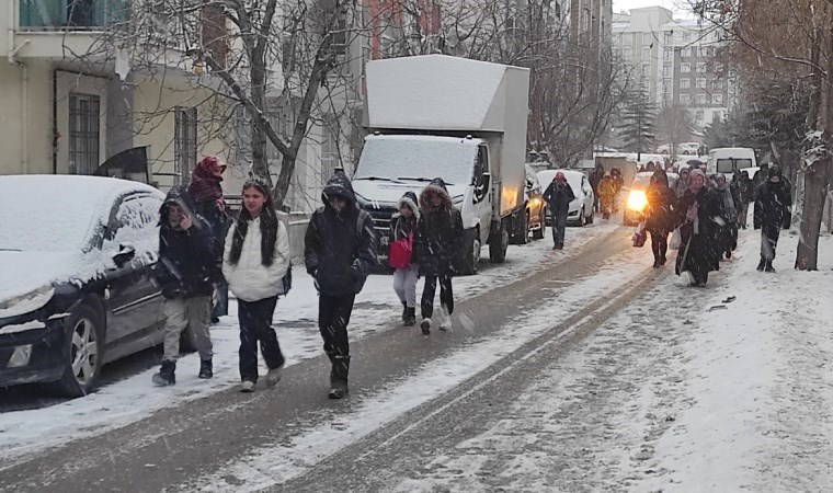 Van'ın 3 ilçesinde eğitime ara verildi