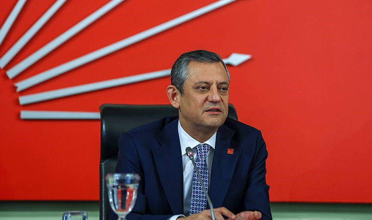 Özgür Özel, milletvekilleri ile bir araya geldi