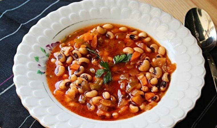 Türk mutfağının besleyici lezzeti: Zeytinyağlı Kuru Börülce tarifi