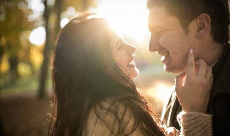Sevgilisiyle vakit geçirmekten çok keyif alan 4 erkek burcu: Bu burçlar zamanlarının tümünü hayat arkadaşıyla geçirebilir