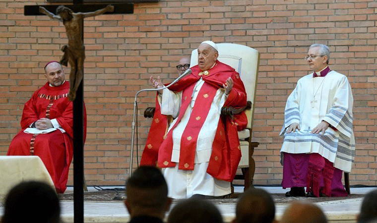 Vatikan'dan Papa Franciscus'un sağlık durumuna ilişkin açıklama