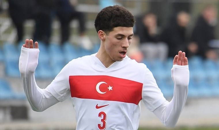 Norwich City, Türk sol bekle sözleşme imzaladı