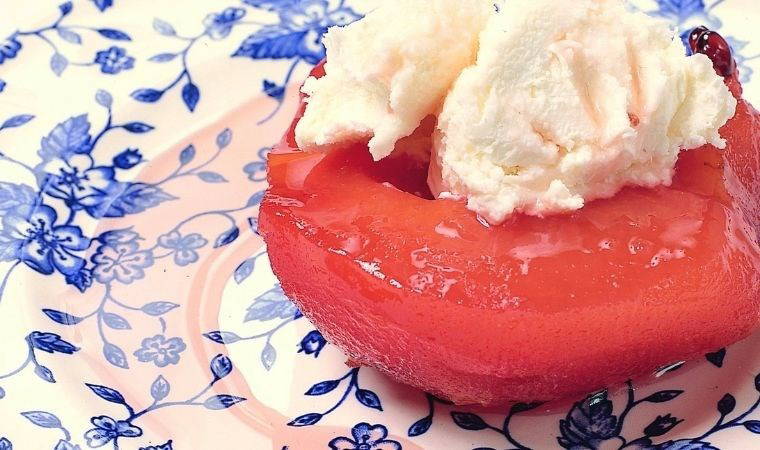 Tatlıların en pratik lezzeti: Kaymaklı ayva tatlısı