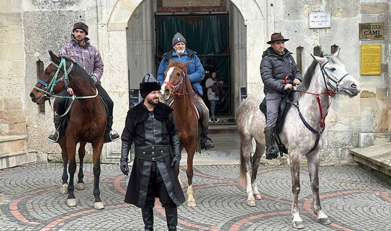 500 yıllık 'at sırtında hac' geleneği için yola çıktılar: 3 Müslüman İspanyol, Edirne'de