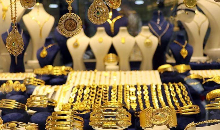 Adana'da pes dedirten hırsızlık: Havalandırmadan girdi, kuyumcudan 3 kilogram altın çaldı