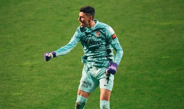 Fenerbahçe ve Galatasaray ile anılıyordu