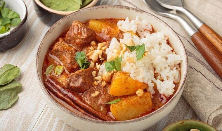 Tayland'dan gelen enfes lezzet: Massaman Curry tarifi