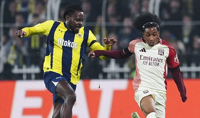 Bright Osayi-Samuel'den 'kum saatli' paylaşım: 'Duyduğunuz her şeye inanmayın'