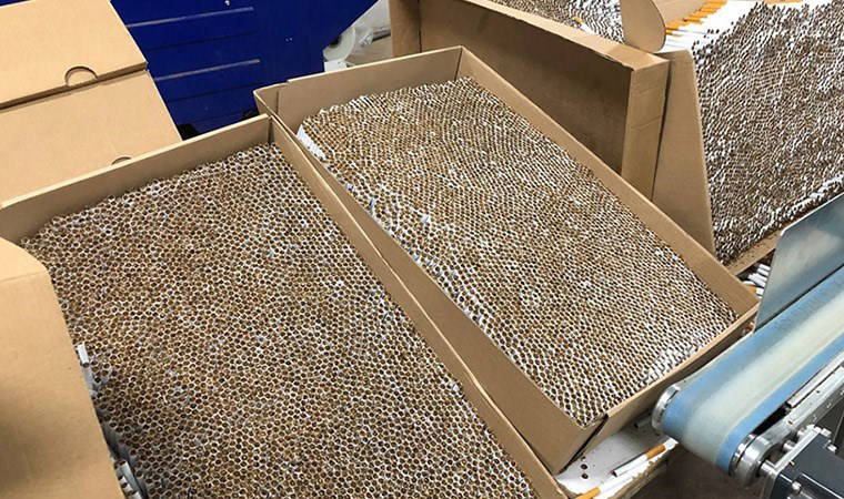 İzmir'de 'kaçak makaron' operasyonu: Tam 7 milyon 320 bin...