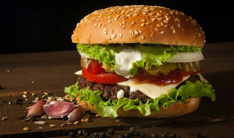 Bakanlıktan yeni ifşalar... Ünlü markalar da listede: Hamburger yerine 'kalp' yedirmişler!