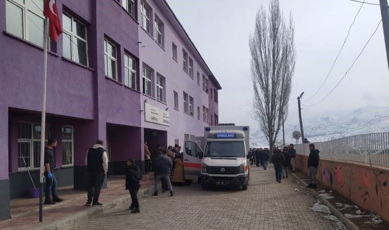 Gıda zehirlenmesi şüphesi... Hakkâri'de 34 öğrenci hastanelik oldu!