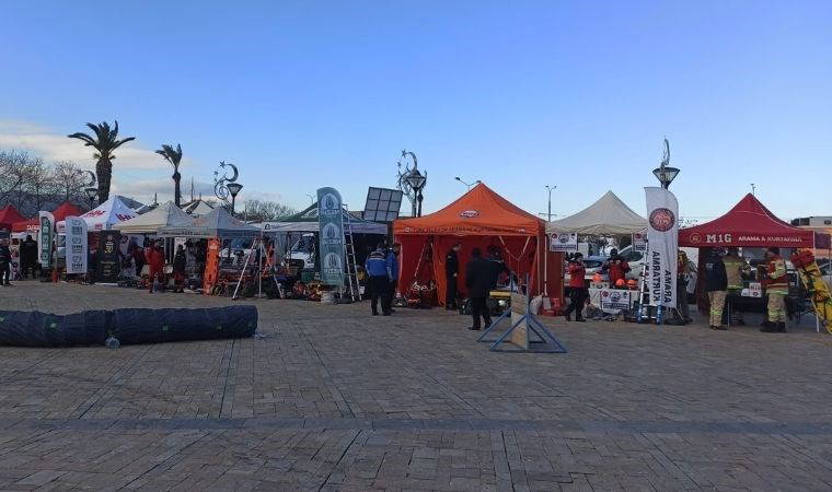 Deprem bilinçlendirme etkinliğinde Menzil var Kızılay yok!