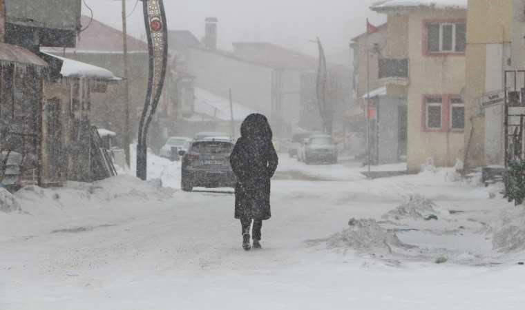 Karlıova’da 5 köy yolu ulaşıma kapandı!