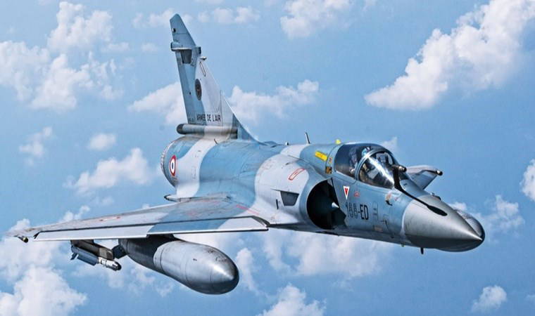 Ukrayna’ya ilk Fransız savaş uçakları teslim edildi