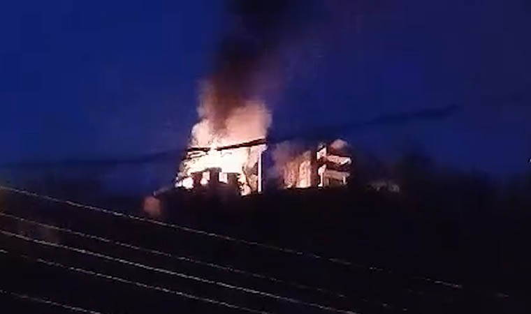 Rize'de ev yangını: 73 yaşındaki kişi hayatını kaybetti