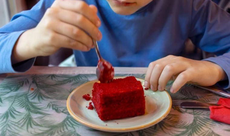 Kırmızı No. 3 gıda boyası neden yasaklanıyor, hangi ürünlerde yer alıyor?
