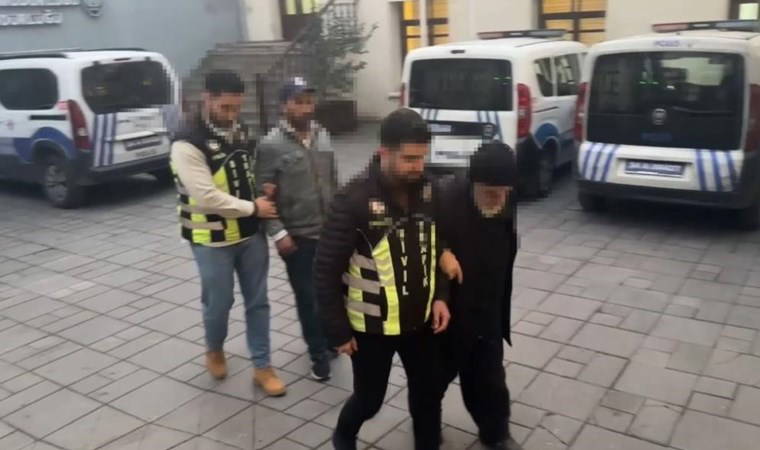 Polisten park ücreti isteyen değnekçiye suçüstü