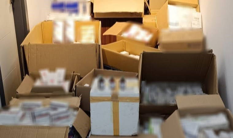 Antalya'da ekiplerden baskın: 5 bin 105 kutu 'kaçak ilaç' ele geçirildi