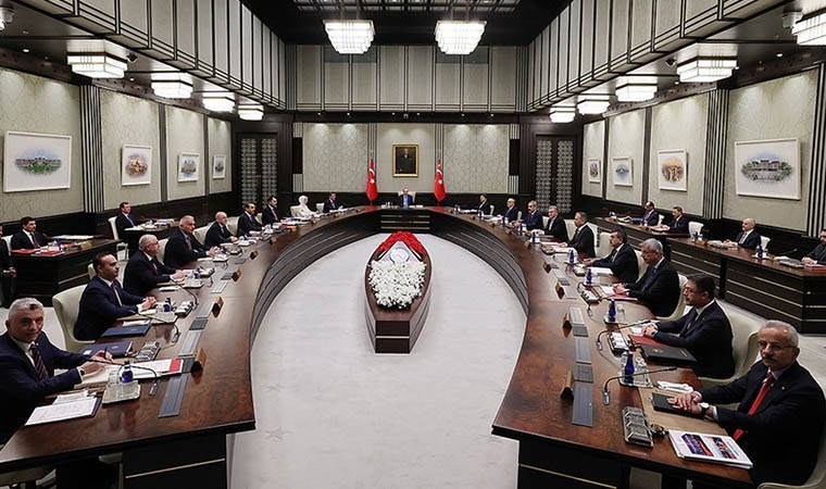 AKP'li Şamil Tayyar'dan kabine değişikliği yorumu: 'Yeri garanti olan tek bakan var'