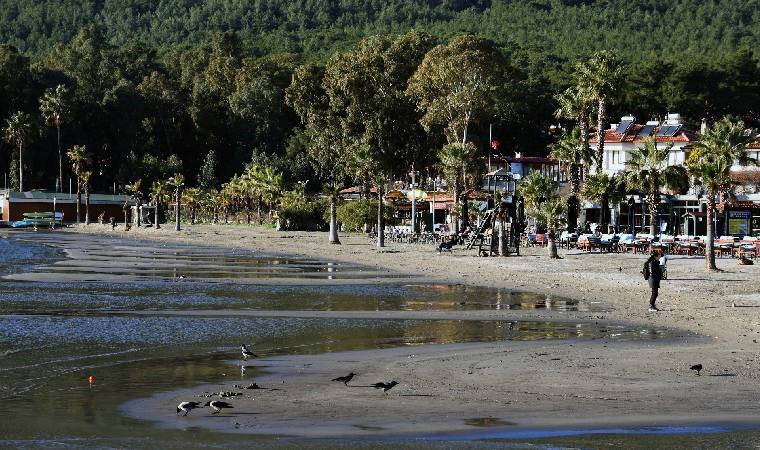 Muğla'da tedirgin eden görüntü... Deniz suyu 12 metre çekildi!
