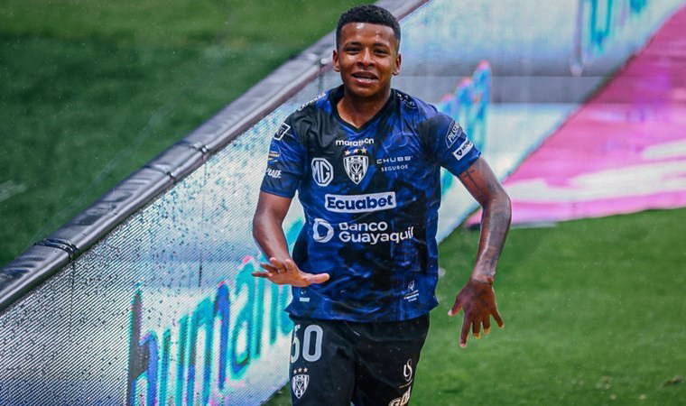 Fenerbahçeli eski oyuncudan Arroyo'ya övgü: 'Taraftarların onu seveceğini biliyorum'