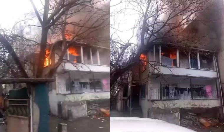 Son dakika... İstanbul'da iki katlı binada yangın: Mahsur kalanlar var
