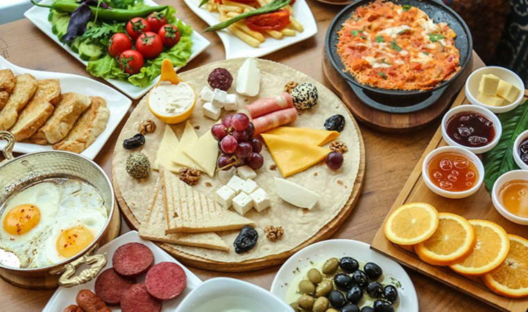 Hafta sonu sabahına lezzet katın: Pazar kahvaltısı için 6 pratik tarif