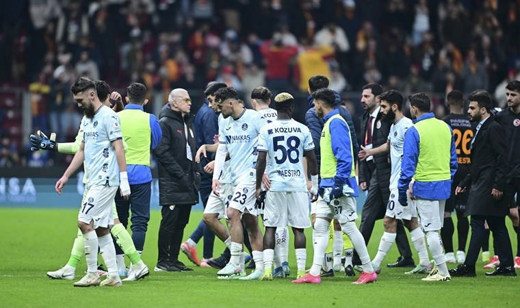 Maç yarıda kaldı...