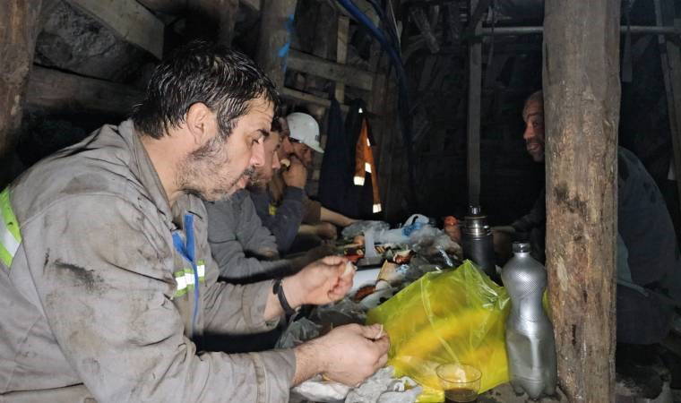 Zonguldak’ta madenciler, ilk sahuru yerin 120 metre altında yaptı