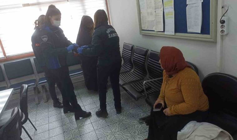 Adana’da dilencinin üzerinden 6 bin TL çıktı