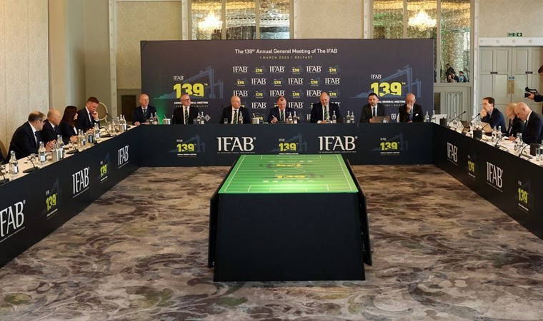 IFAB duyurdu: Futbol kurallarında flaş değişiklik!