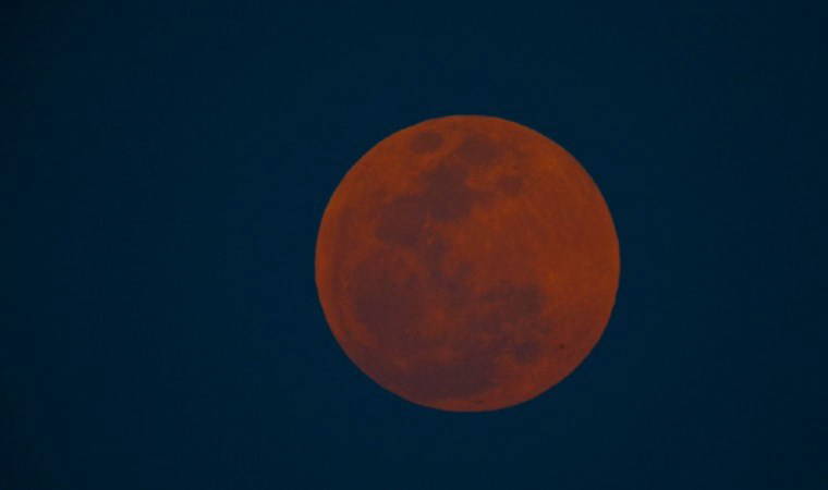 Kanlı Ay tutulması ne zaman, saat kaçta gerçekleşecek? Kanlı Ay tutulması Türkiye'den izlenecek mi?