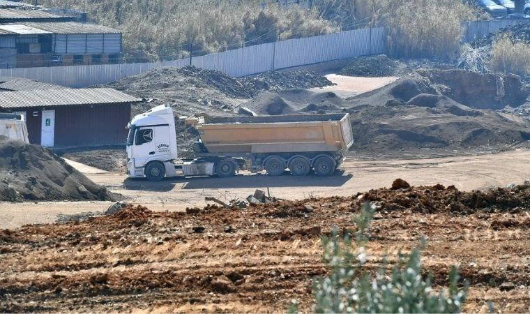 'İzmir'in Çernobili'ndeki nükleer atıklar Torbalı’ya dökülüyor