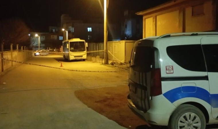 Bıçaklı saldırıya uğrayan 16 yaşındaki çocuk ağır yaralandı!